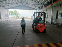 广西企业平安成长项目标玉林实践：br一线工人扫